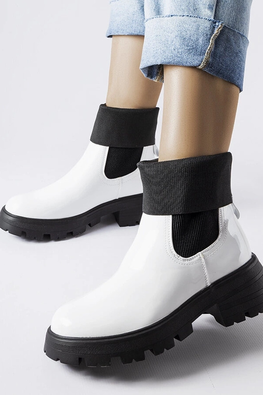 Biele nazúvacie pracovné topánky...