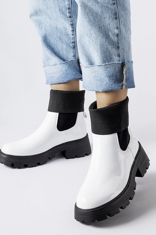 Biele nazúvacie pracovné topánky...