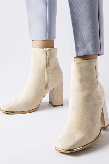 Béžové členkové čižmy...