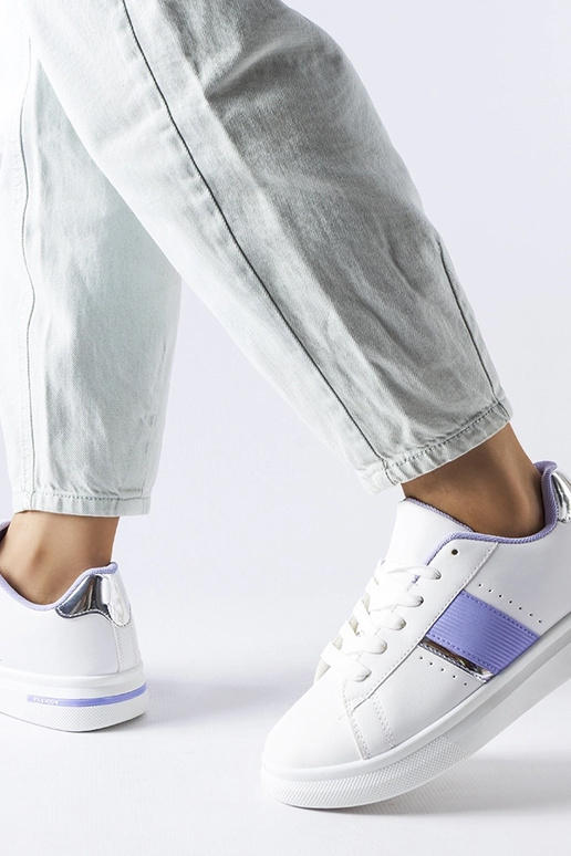 Biele športové topánky s fialovým...