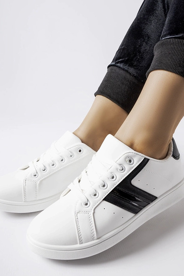 Biele tenisky s čiernymi... 2