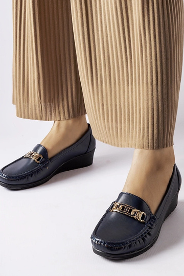 Námornícke modré mokasíny...