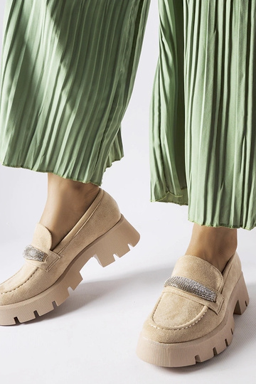 Béžové mokasíny s masívnou...