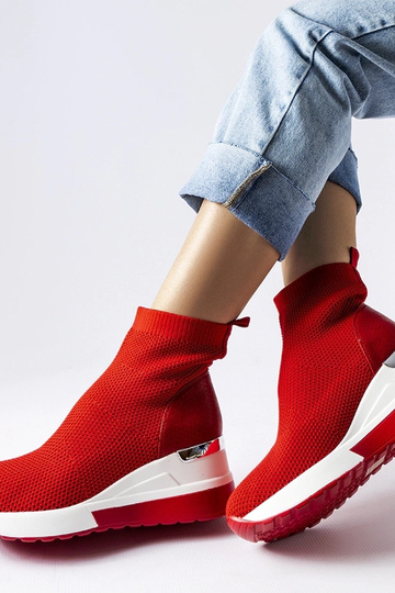 Červené látkové tenisky... 2