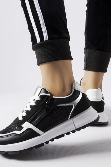 Čierne zdobené športové... 2