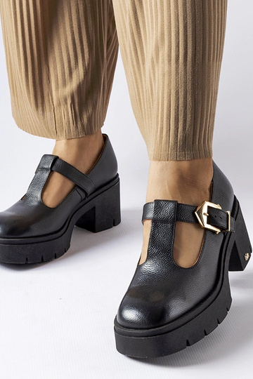 Čierne kožené poltopánky,...