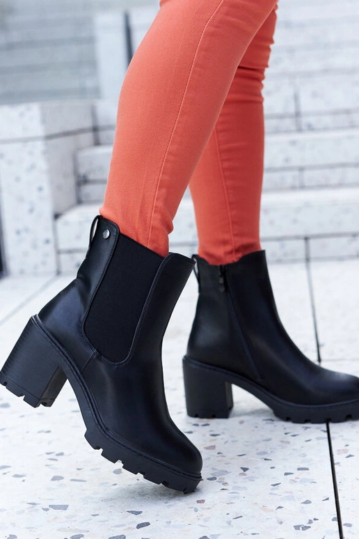 Čierne zateplené klasické členkové...