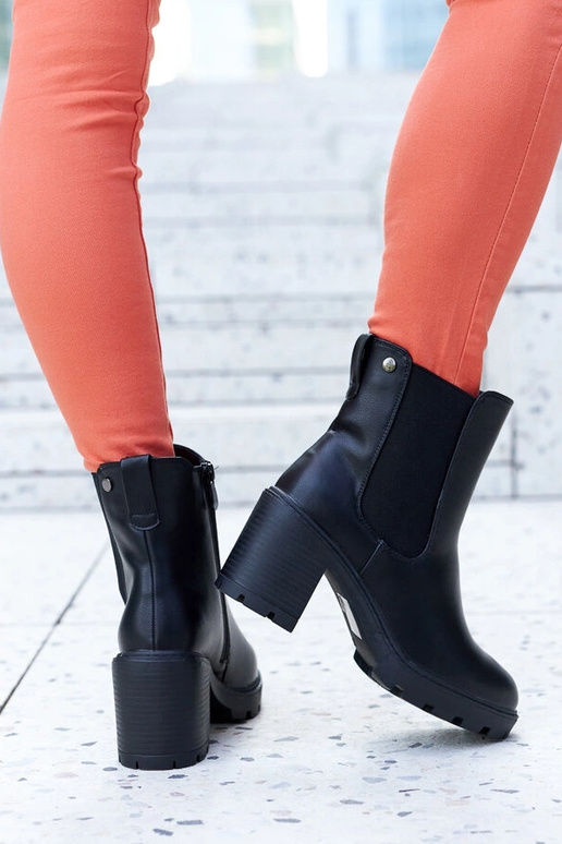 Čierne zateplené klasické členkové...