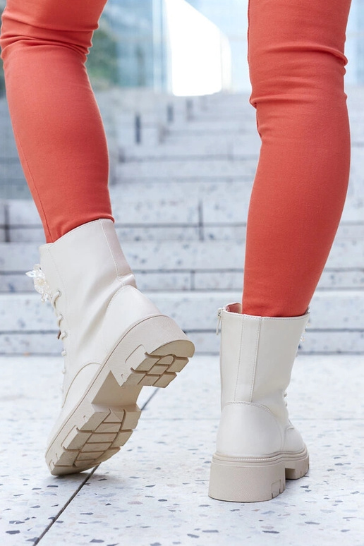 Béžové členkové čižmy s ozdobnými...