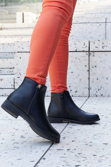 Čierne zateplené ploché...