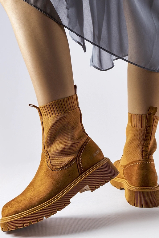 Hnedé umelohmotné semišové topánky...