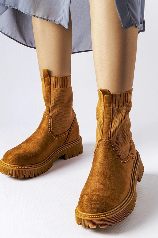 Hnedé umelohmotné semišové topánky...