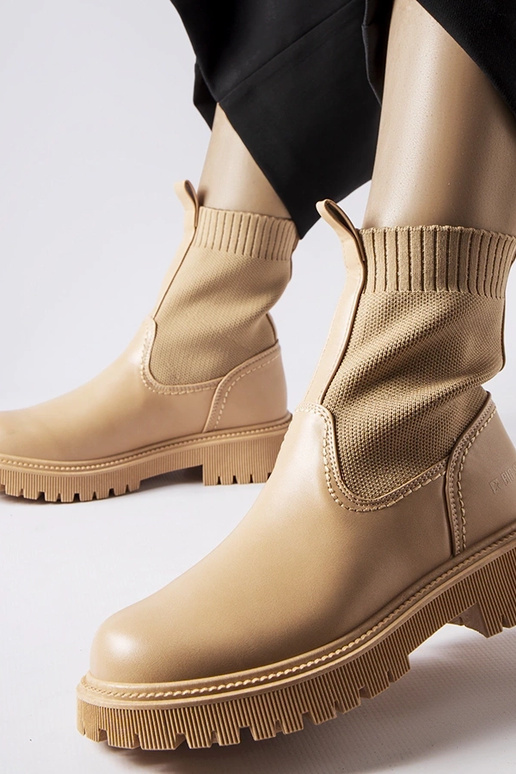 Pieskové umelohmotné semišové topánky...