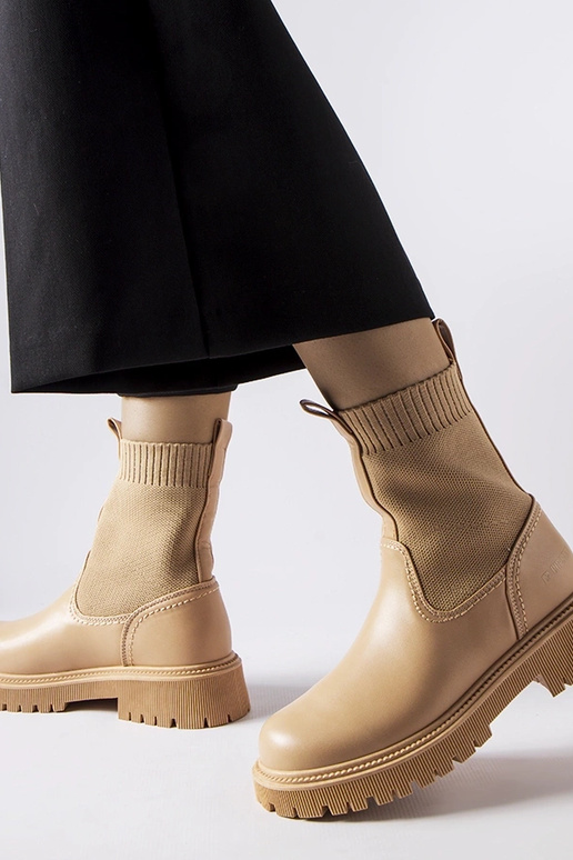 Pieskové umelohmotné semišové topánky...