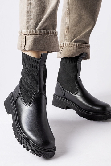 Čierne nazúvacie čižmy,...