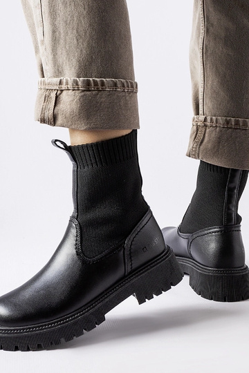 Čierne nazúvacie čižmy,... 2