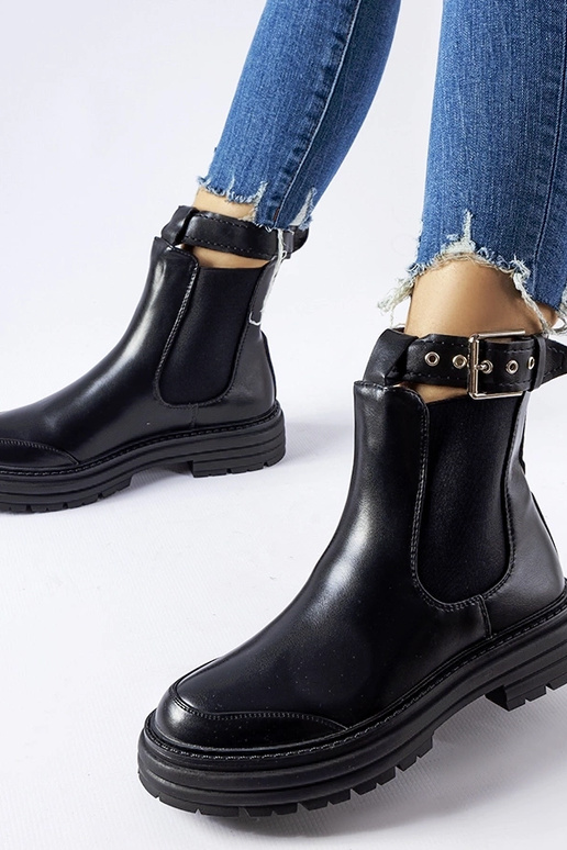 Čierne členkové čižmy s ozdobným...