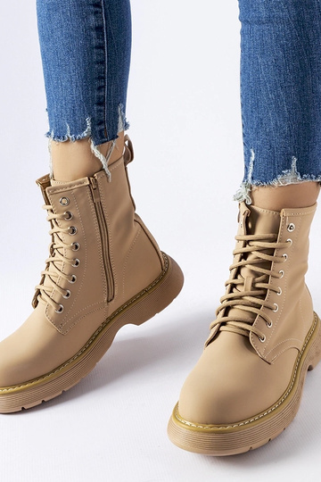 Tmavo béžové klasické čižmy...