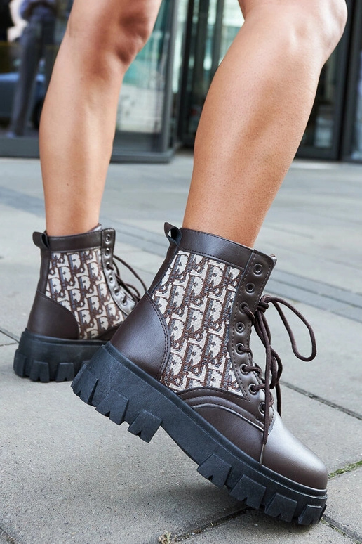 Hnedé členkové čižmy s ozdobným...