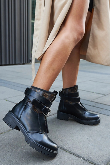 Čierne členkové čižmy s...