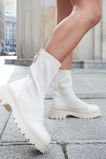 Albertina béžové ponožkové...