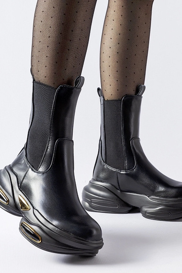 Čierne nazúvacie robustné...