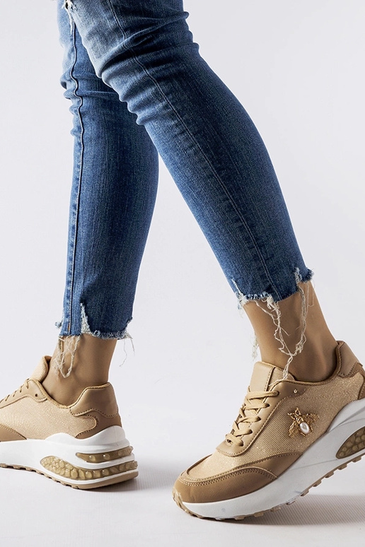 Hnedo-biele tenisky s ozdobnou niťou...