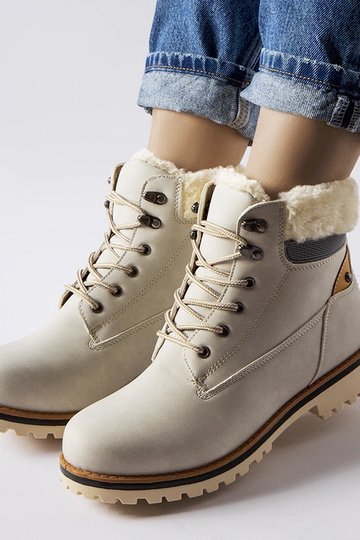 Sivé zateplené čižmy... 2