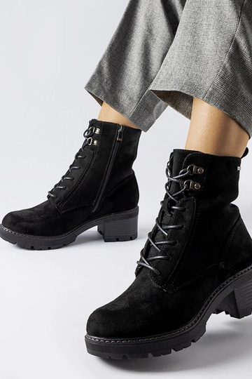 Čierne šnurovacie členkové... 2