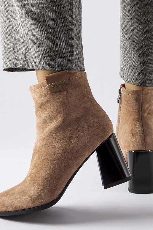 Pieskové elegantné čižmy na podpätku,...