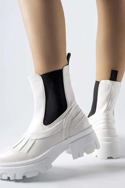 Biele masívne zimné pracovné topánky,...