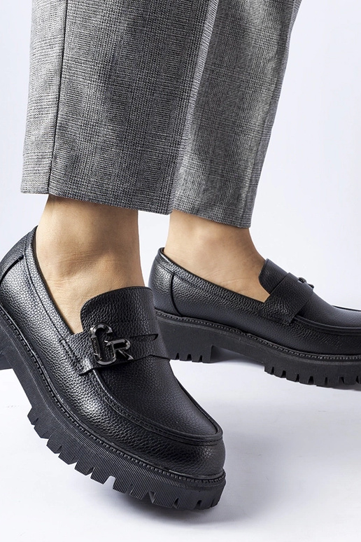 Čierne klasické mokasíny so sponou,...