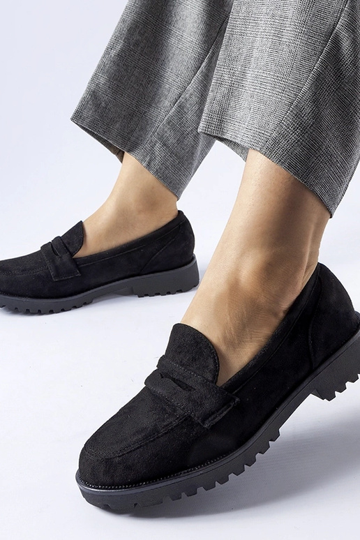 Čierne klasické topánky z umelého...