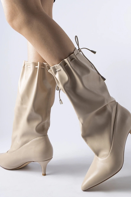 Béžové čižmy na nízkom podpätku Deserres