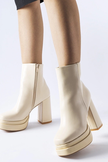 Béžové členkové čižmy na...