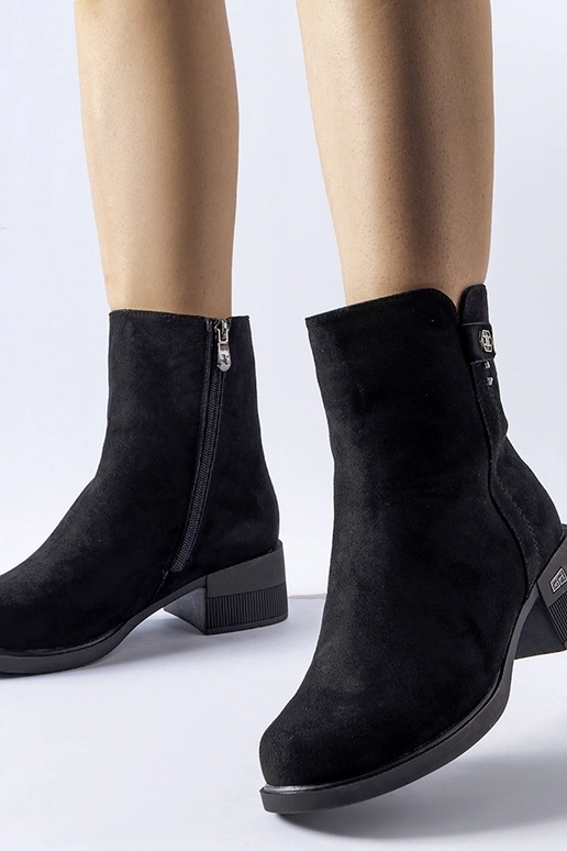 Čierne zateplené botky z kože Faustin