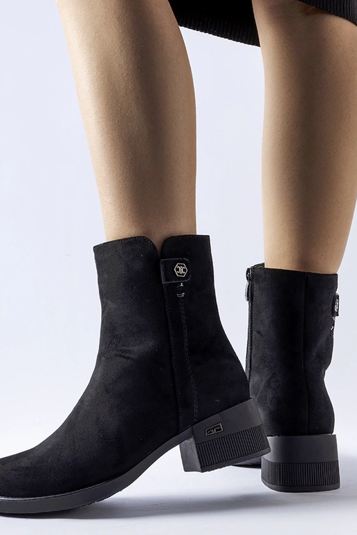 Čierne zateplené botky z kože Faustin