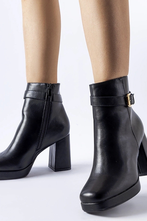 Jesenné čierne členkové čižmy...