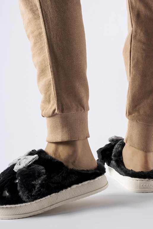 Čierne teplé papuče s ušami a mašľou...