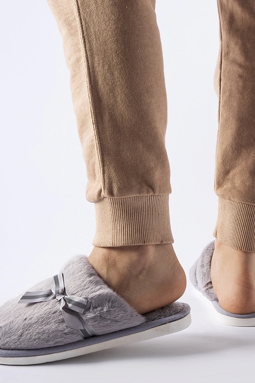 Sivé teplé papuče s mašľou Antonina