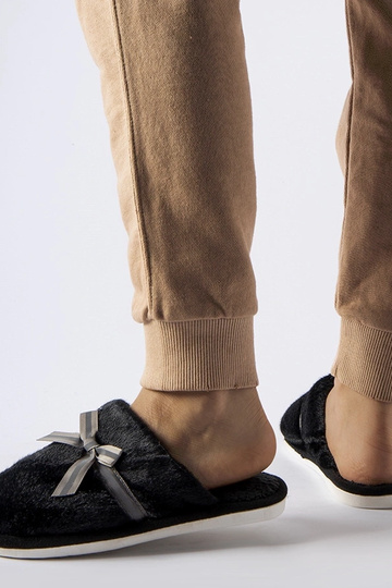 Čierne teplé papuče s... 2