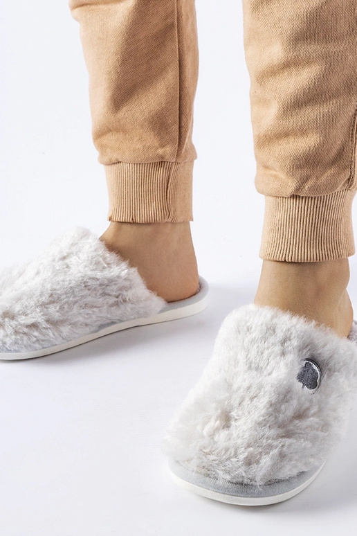 Šedé teplé papuče s nášivkou Alessio