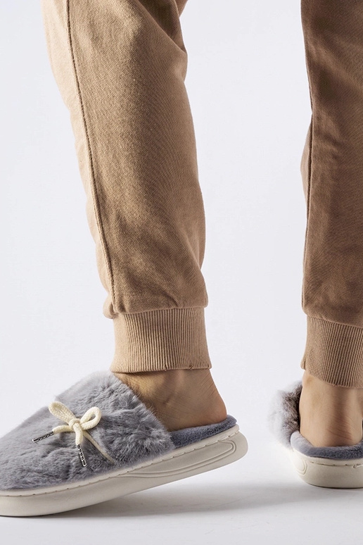 Šedé papuče s ozdobnou šnúrkou Medoro