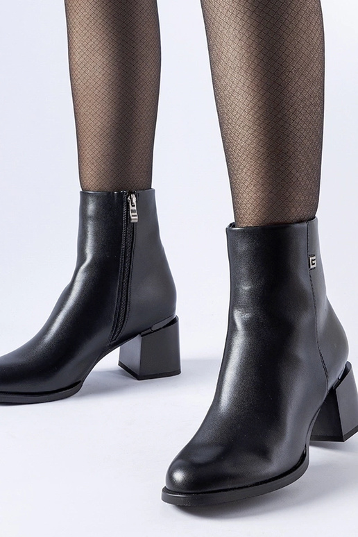 Čierne zateplené členkové čižmy...