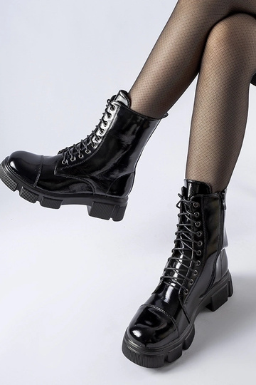 Čierne zateplené lakované... 2