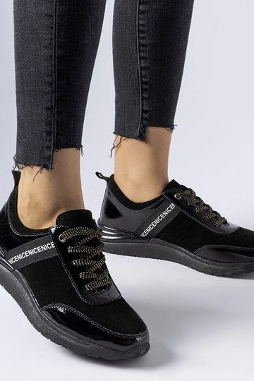 Čierne kožené tenisky...