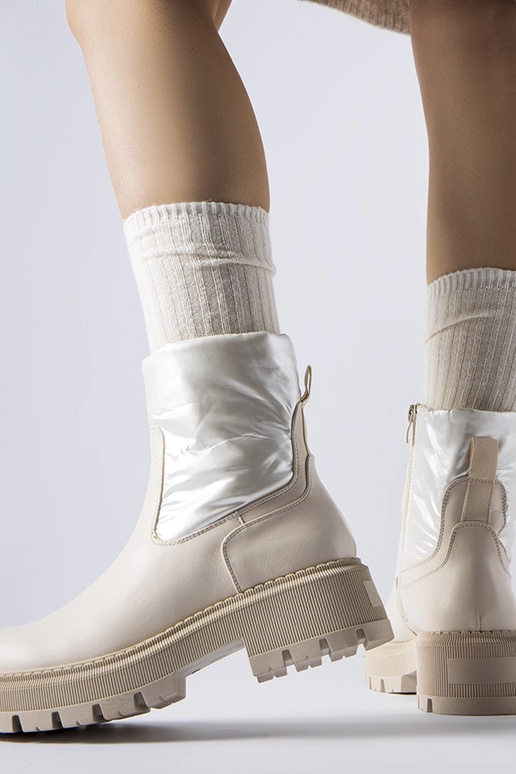 Béžové členkové čižmy s ozdobným...