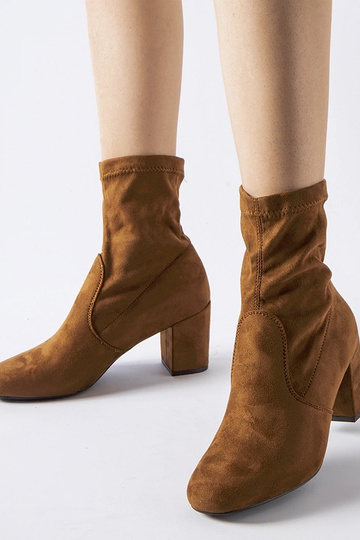 Hnedé nazúvacie členkové... 2