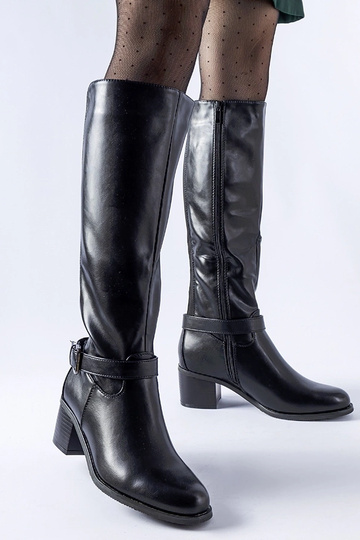 Čierne čižmy s ozdobnou... 2