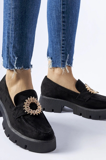 Čierne mokasíny zdobené...